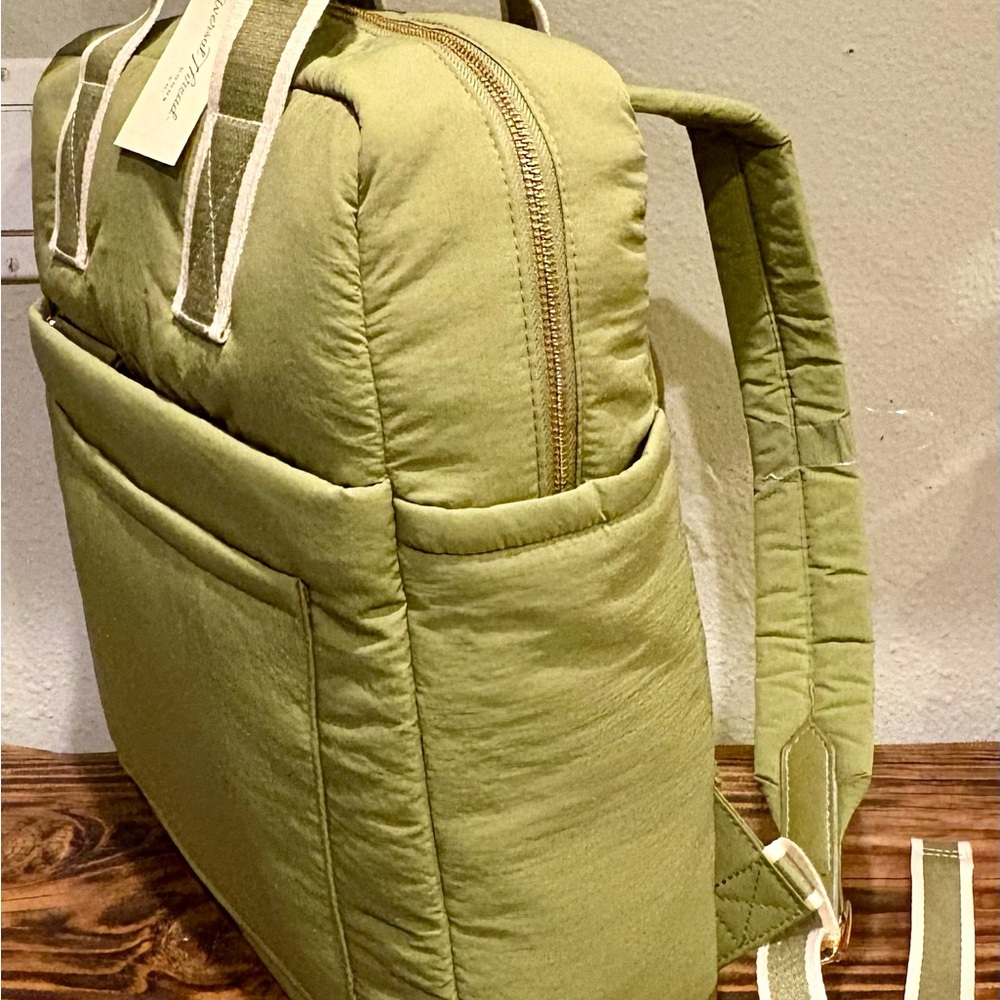 Universal Thread Backpack Tote Handles Extra Pockets, Adjustable Straps, BNWT